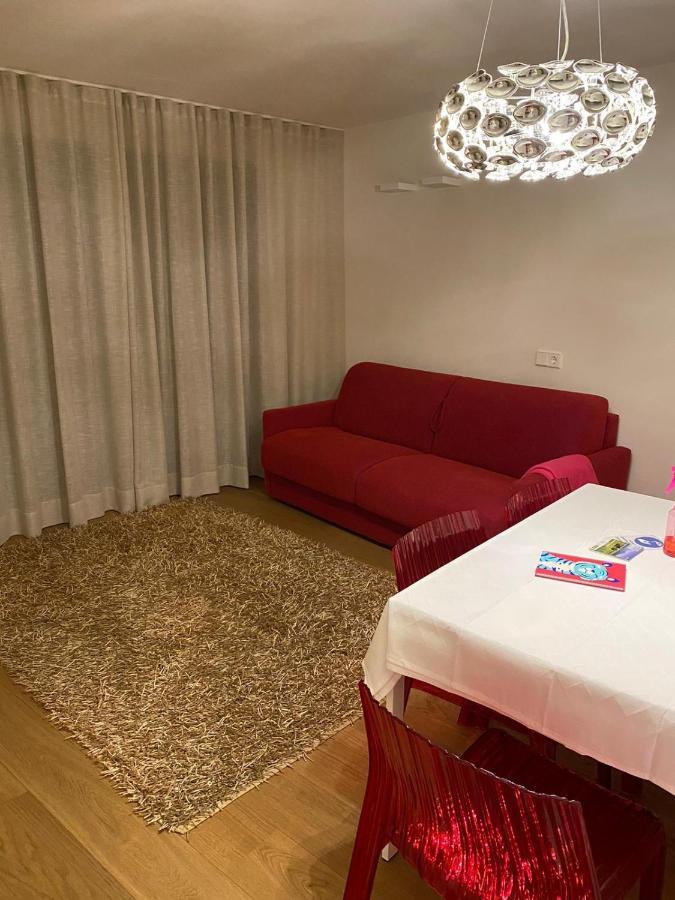 דירות פיה Casa Sciliar Centro Paese Pink מראה חיצוני תמונה